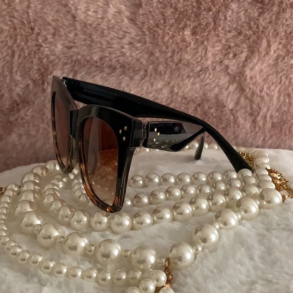 🕶 2 for $20 Fashion Black and Leopard Sunglasses - Picture 4 of 5